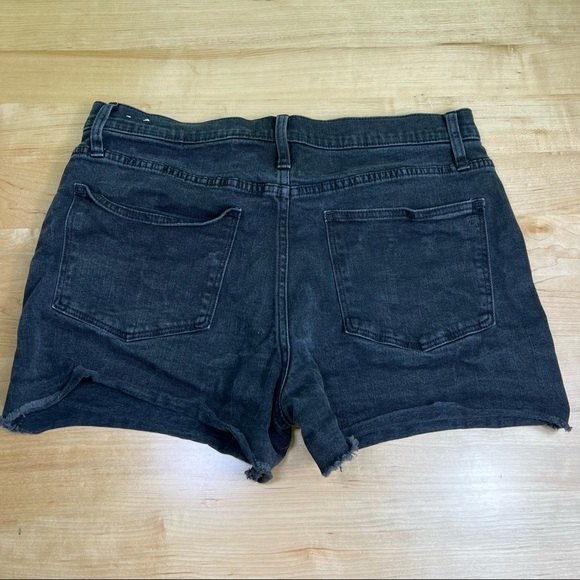Madewell Pants - Madewell high rise black denim shorts size 31